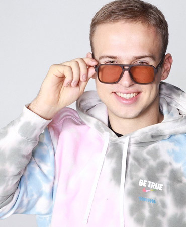 Ми раді вітати Вас в нашому інтернет магазині сонцезахисних окулярів 