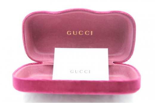 Солнцезащитные очки Футляр GU 2