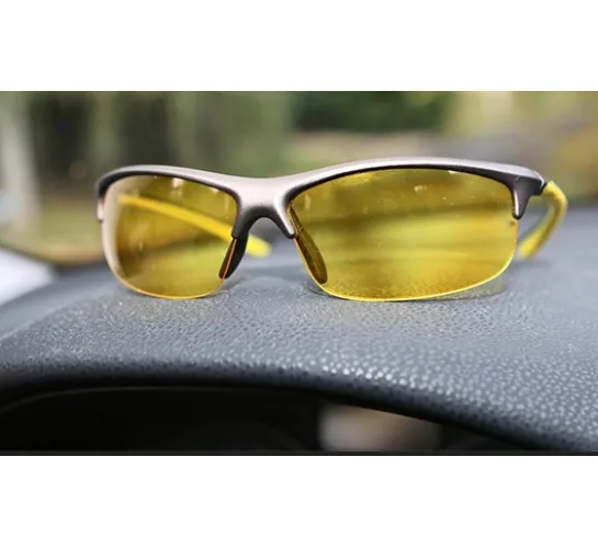 Чому окуляри з поляризацією — must-have для водіїв та мандрівників