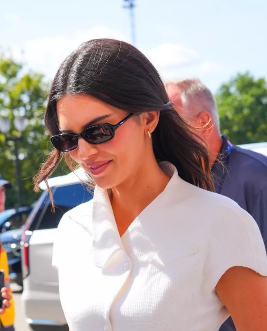 модні окуляри 2025 - тренди, фото, знаменитості